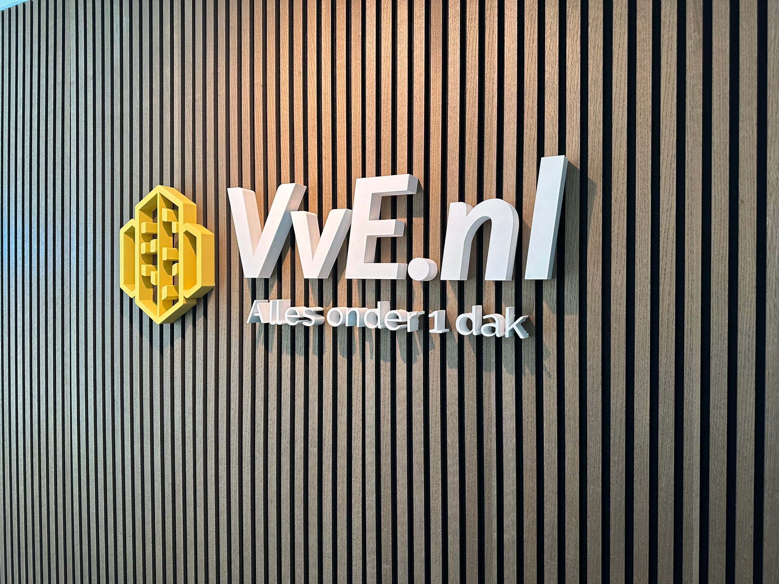 Een eigen Website voor de VvE: Wat zijn de Voordelen en Hoe pak je dat aan?